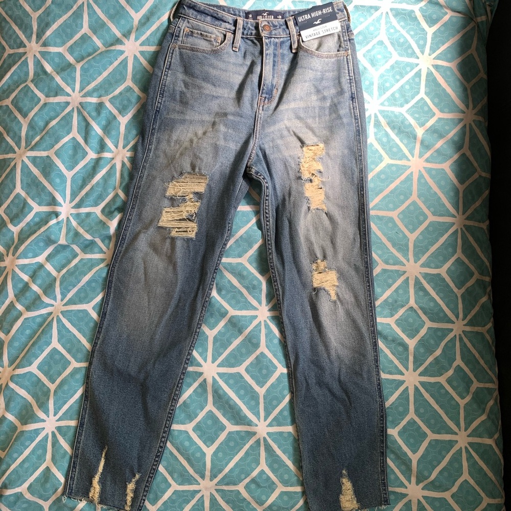 hollister ultra high-rise mom jean